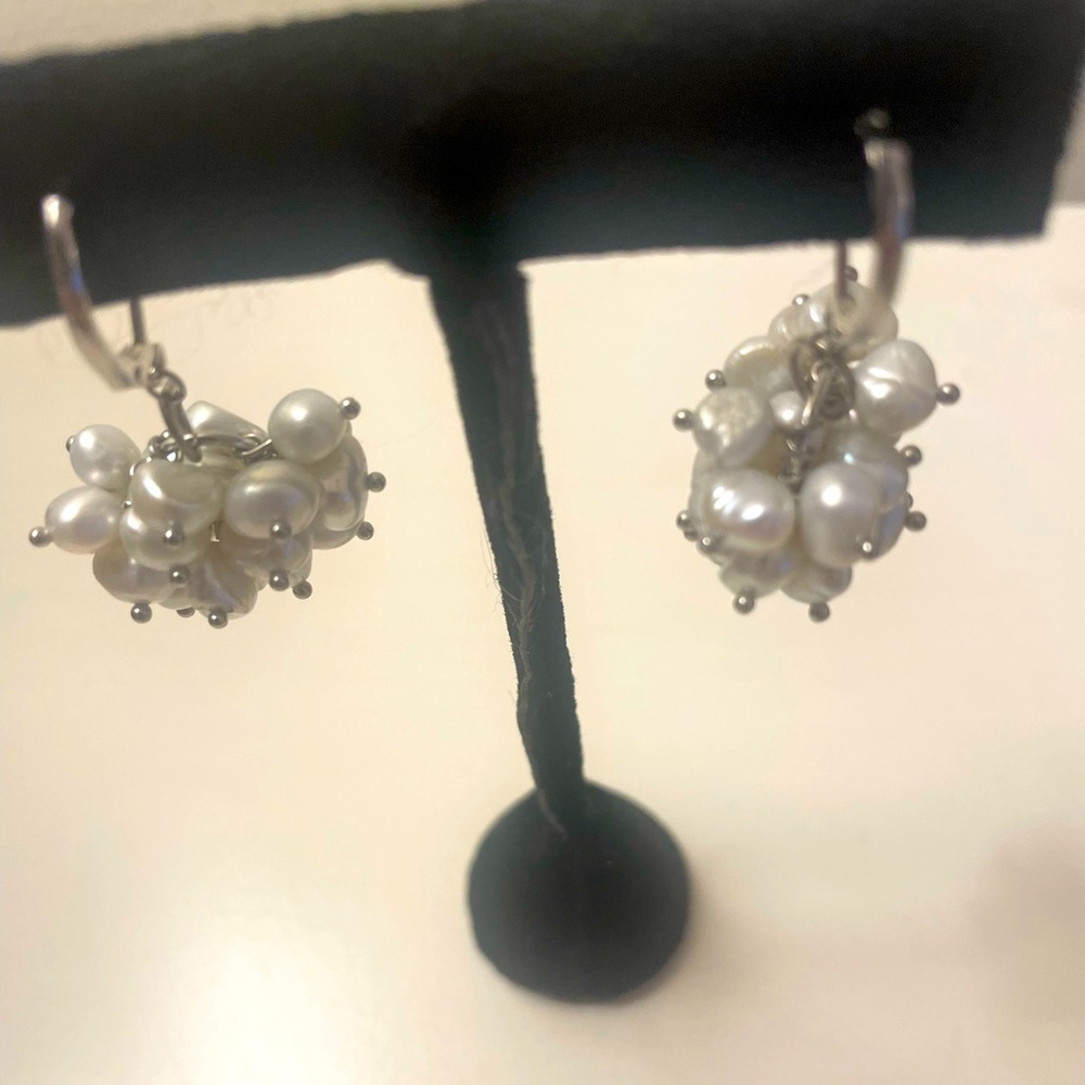 Grey Freshwater Pearl Cluster Dangle Earrings NNT